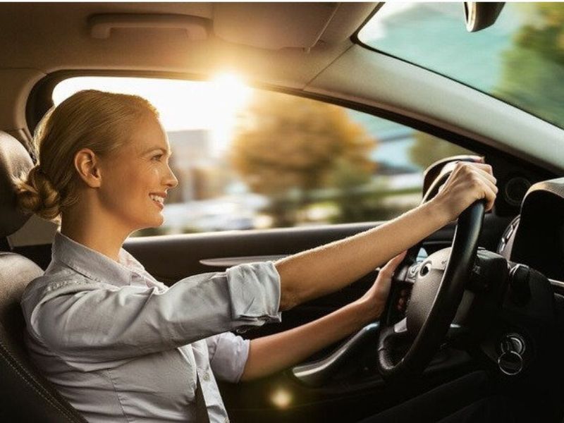 chống đau lưng khi lái xe 9 Các cách ngồi đúng giúp chống đau lưng khi lái xe