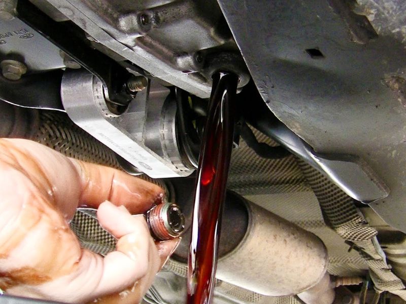 biến mô thủy lực 7 Dầu hộp số bị bẩn hoặc lẫn tạp chất