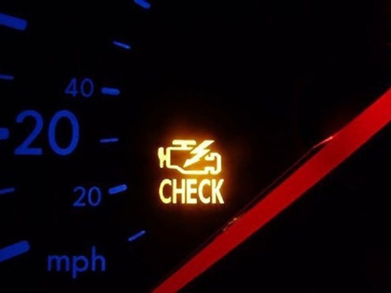 vòi phun nhiên liệu diesel 6 Đèn báo lỗi động cơ bật sáng