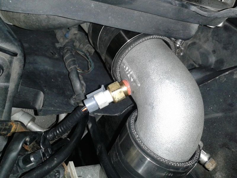 cảm biến nhiệt độ khí nạp 3 Hiệu suất động cơ trên ô tô bị suy giảm