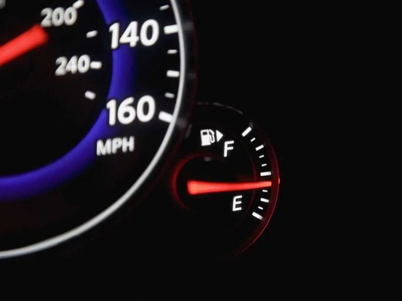 mpg 1 MPG cho biết một chiếc xe đi được bao nhiêu dặm (mile) khi tiêu thụ hết 1 gallon nhiên liệu