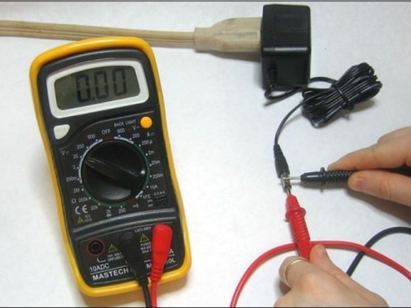 cảm biến nhiệt độ khí nạp 7 Sử dụng đồng hồ vạn năng
