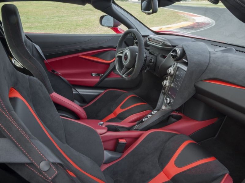 alcantara 3 Alcantara tạo cảm giác sang trọng và thiết kế tinh tế