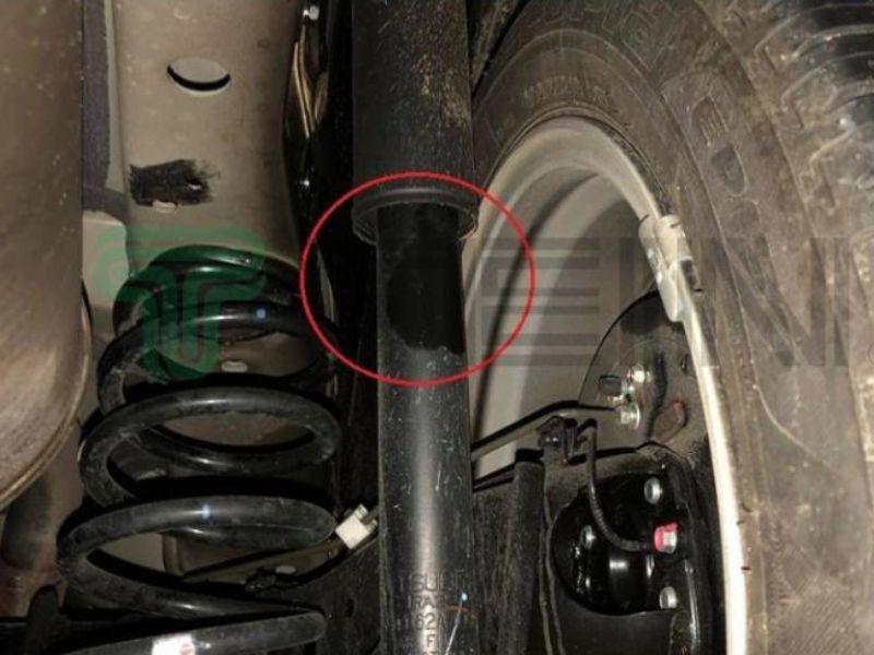 Dấu hiệu nhận biết phuộc xe ô tô bị hỏng