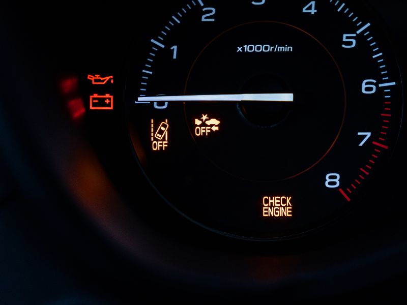Đèn check Engine sáng cảnh báo cảm biến vị trí trục cam đang gặp trục trặc