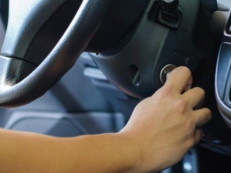 Khởi động xe gặp khó khăn có thể là dấu hiệu động cơ xăng có vấn đề