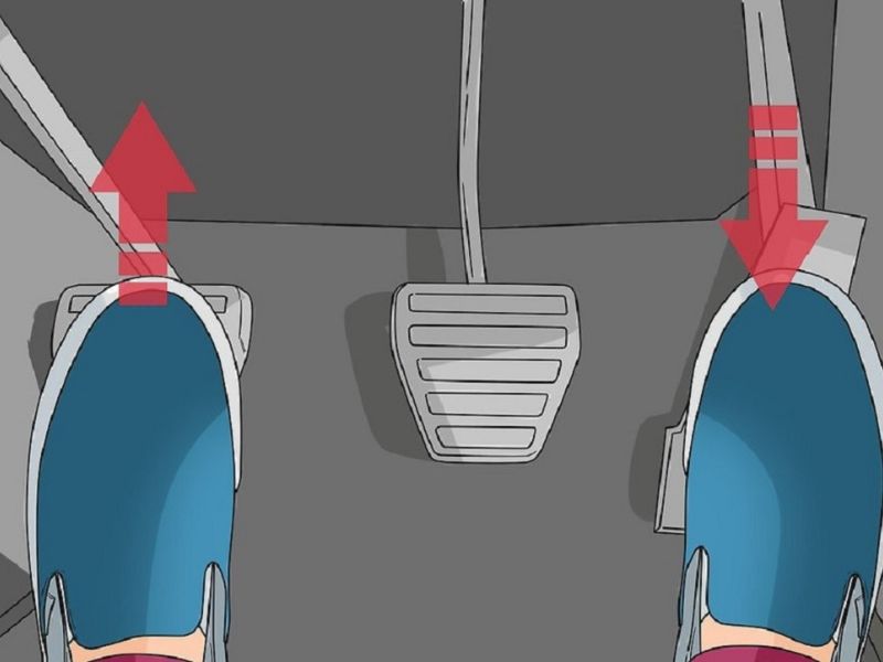 Cách đạp và nhả chân côn đúng kỹ thuật khi lái xe