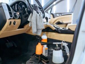 Vệ sinh nội thất ô tô