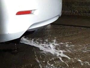 Nước vào ống xả ô tô