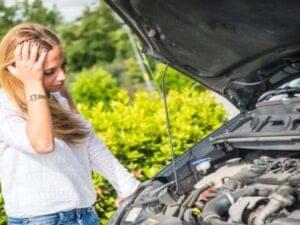 Xe ô tô bị bó máy