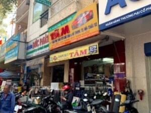 Cửa hàng phụ tùng ô tô Tâm