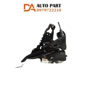Mồm khoá cửa trước trái A1647200935 Mercedes ML350, GL320, GL450, GL500