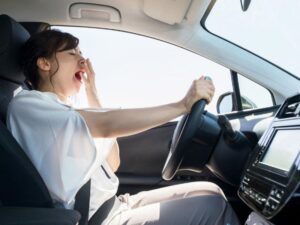 Cách hết buồn ngủ khi lái xe