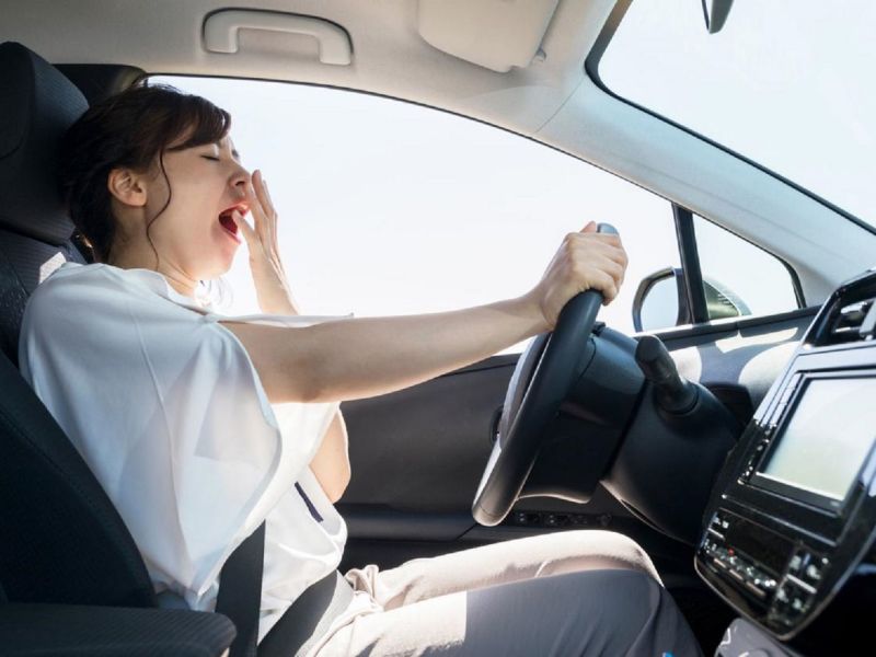 Cách hết buồn ngủ khi lái xe
