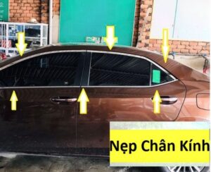 Nẹp chân kính ô tô là gì?