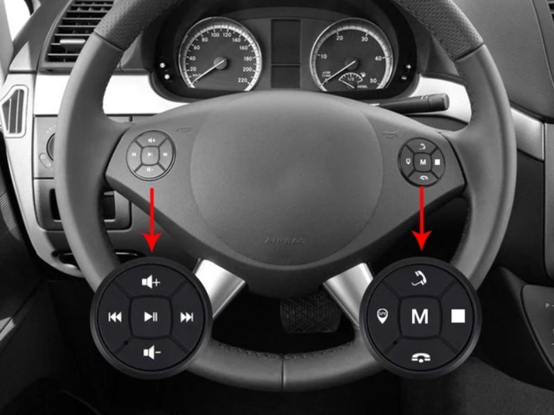 Sử dụng phím chức năng trên vô-lăng hoặc bảng điều khiển để vận hành Apple CarPlay
