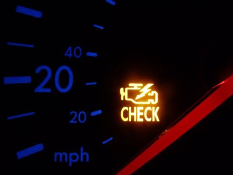 Xuất hiện đèn check Engine sáng