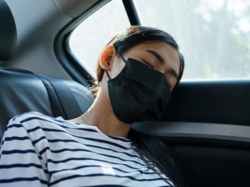 Không xử lý mùi nôn ngay có thể gây cảm giác khó chịu và buồn nôn cho người khác