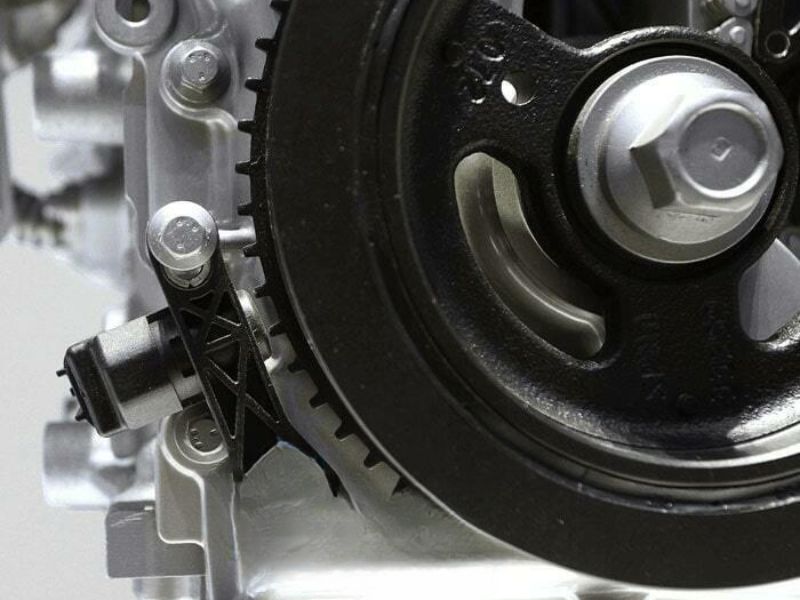 Kiểm tra khe hở giữa đầu cảm biến và vành tạo xung