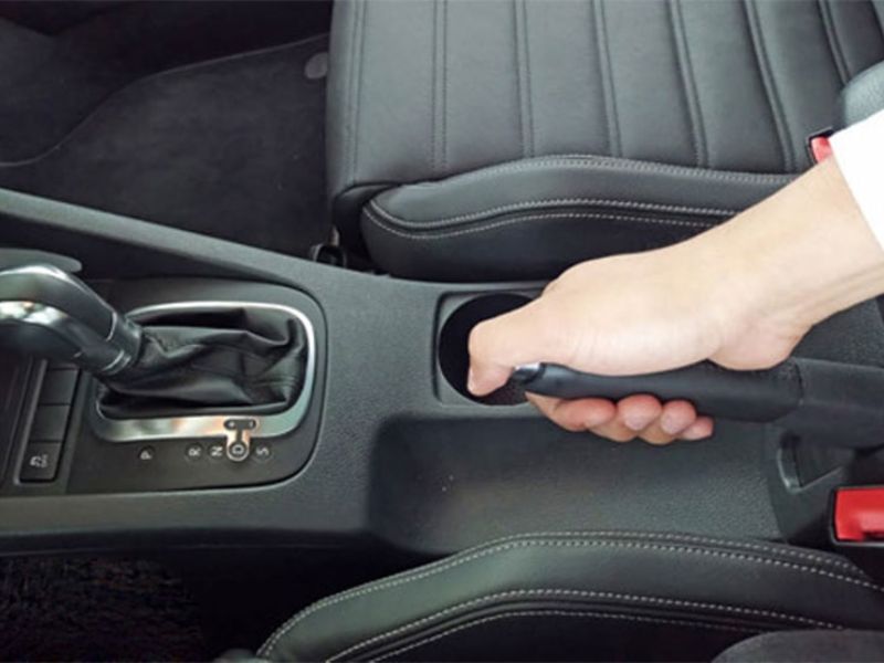 Đề-pa ngang dốc là cách khởi hành xe an toàn khi dừng và tiếp tục di chuyển trên đường dốc