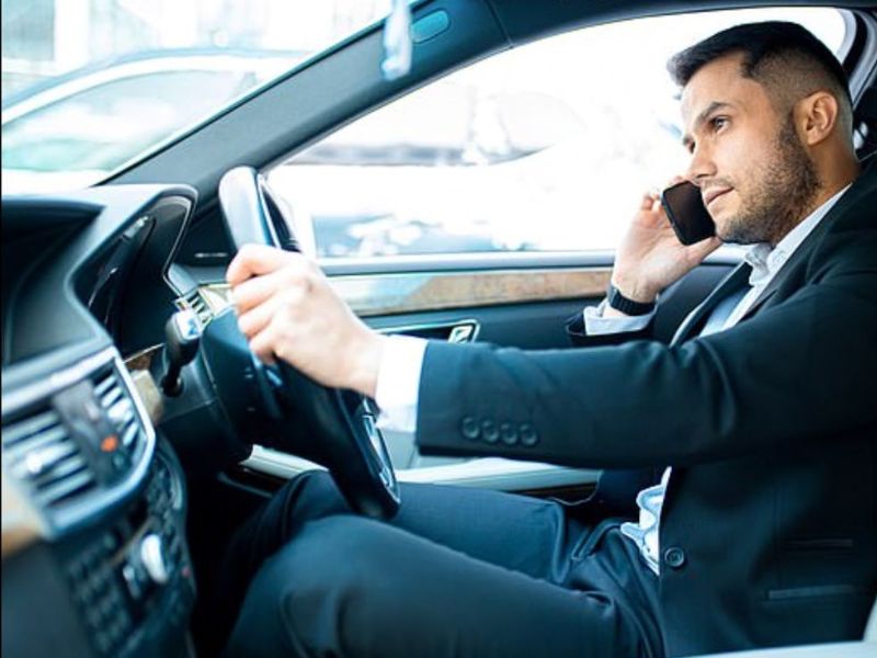 Động cơ bị hụt hơi khi leo dốc hoặc tăng tốc có thể do bơm xăng hỏng không cấp đủ nhiên liệu