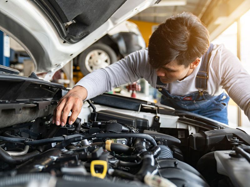 Động cơ của xe yếu và tăng tốc chậm