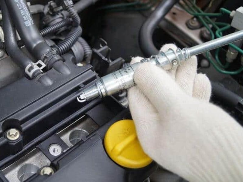 Mốc 10.000km có thể là lúc kiểm tra hoặc vệ sinh bugi