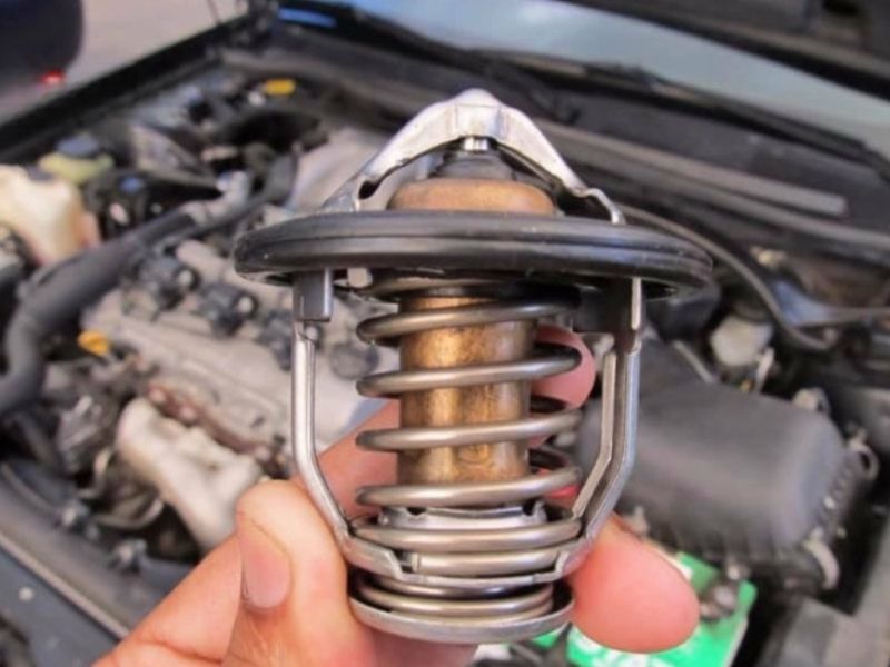 Các Nguyên Nhân Chính Khiến Xe Ô Tô Bị Chảy Nước Làm Mát