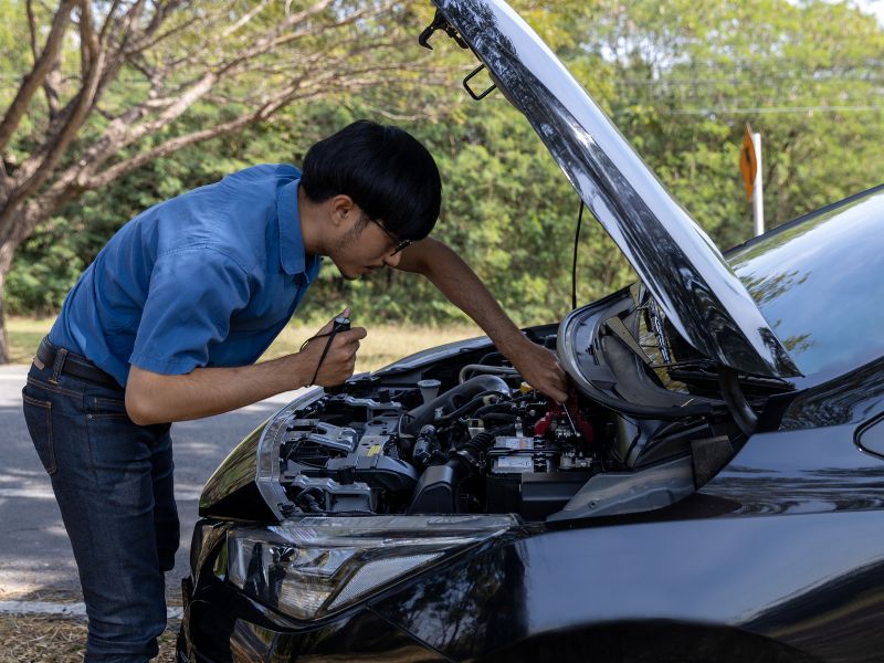Xe ô tô chết máy khi đang chạy