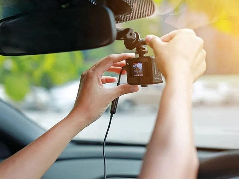 Cách lắp đặt camera hành trình cho ô tô