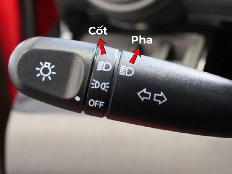 Cách phân biệt đèn pha và đèn cốt ô tô