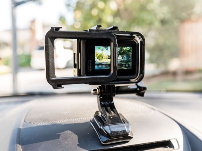 Camera hành trình hỗ trợ định vị và dẫn đường chính xác cho người lái