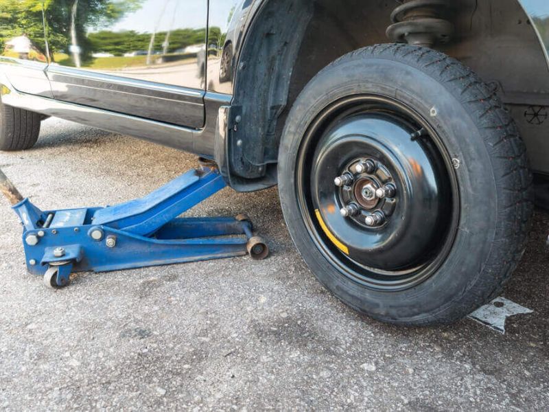 Đặt kích sai vị trí hoặc nền không ổn định