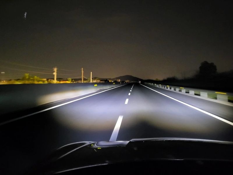 Nắm rõ được vị trí xe đang đi sẽ tạo sự an tâm khi lái xe nhất là ban đêm