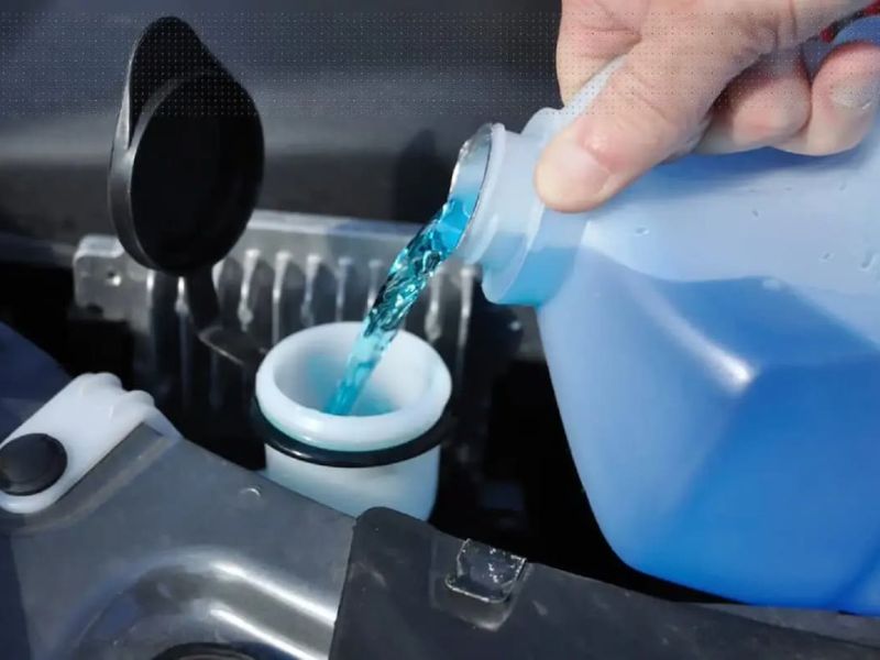 Vệ sinh bình nước phụ