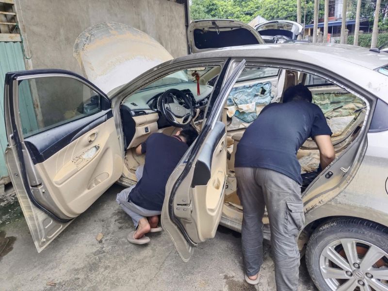 Xe ô tô bị ngập nước chết máy