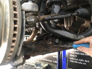 bảo dưỡng gầm xe sau ngập nước