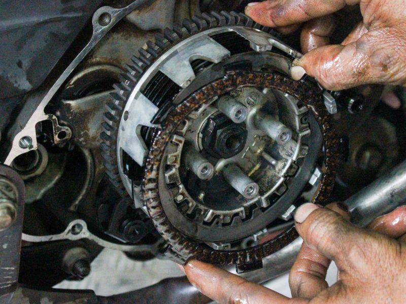 Xe bị cháy lá côn hộp số tự động