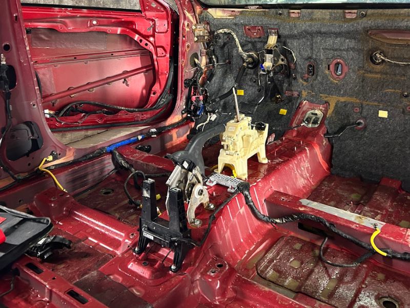 Sửa xe ngập nước: Quy trình, chi phí và những lưu ý quan trọng 5 Xe bị nước ngập vào khoang máy và hệ thống điện