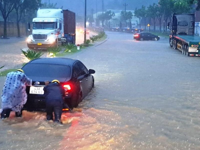 Động cơ xe chết máy đột ngột khi đi qua vùng ngập