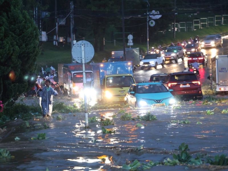 Động cơ chết máy đột ngột sau khi đi qua nước 