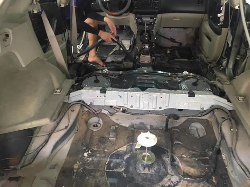 Hậu quả khi nước vào sàn xe