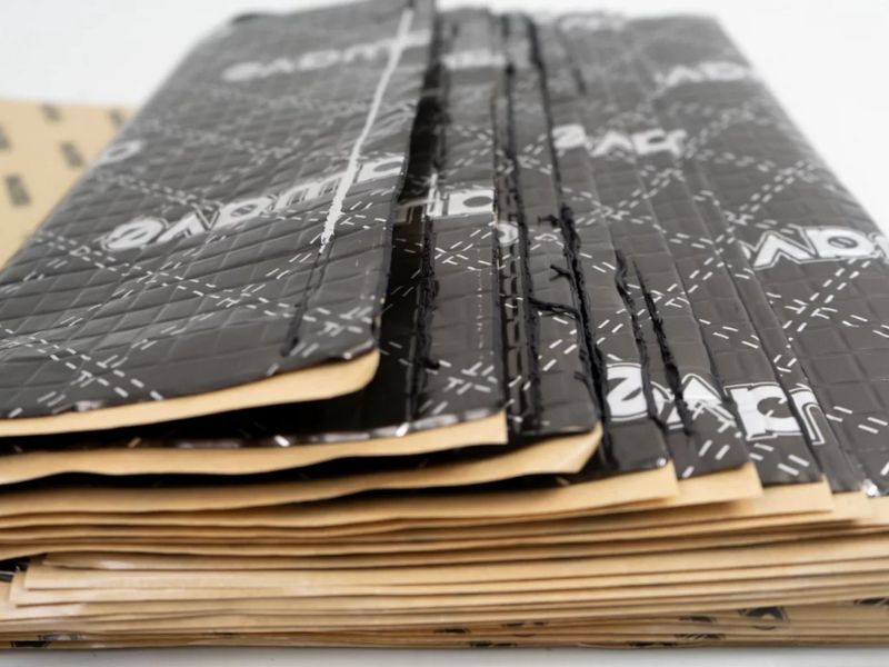 Lựa chọn vật liệu phù hợp để dán cách âm cho ô tô