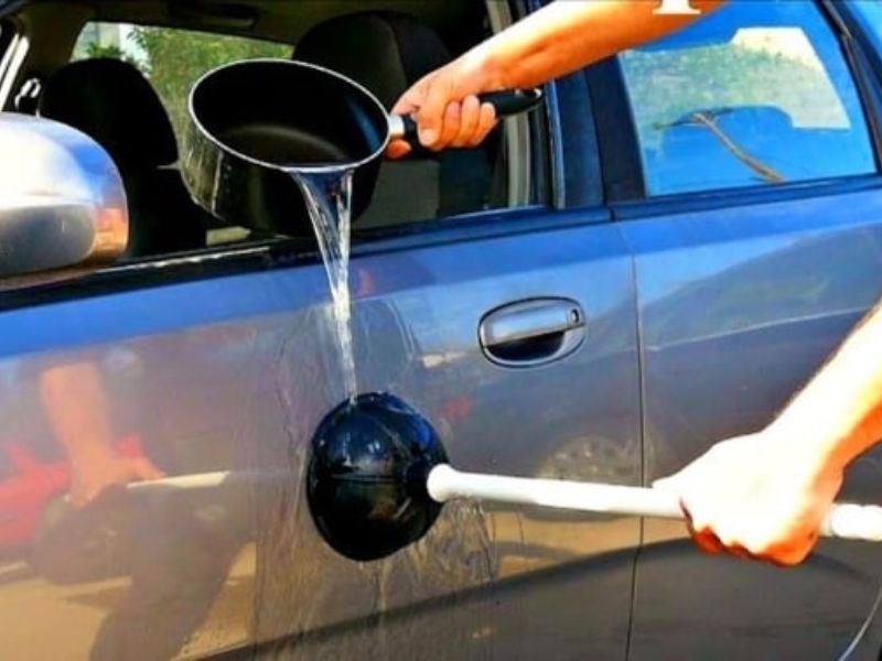 Nước nóng cũng khiến vết móp được xử lý nhanh chóng