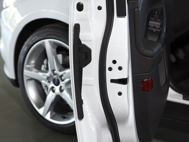 Ron cao su và các khe nối bị hở hoặc xuống cấp