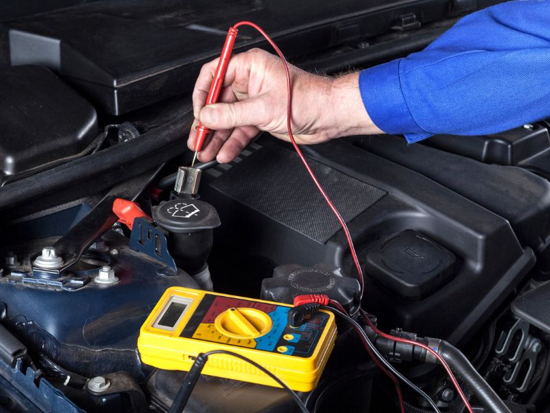 Sau khi xong, kỹ thuật viên sẽ tiến hành kiểm tra trước khi bàn giao xe cho khách