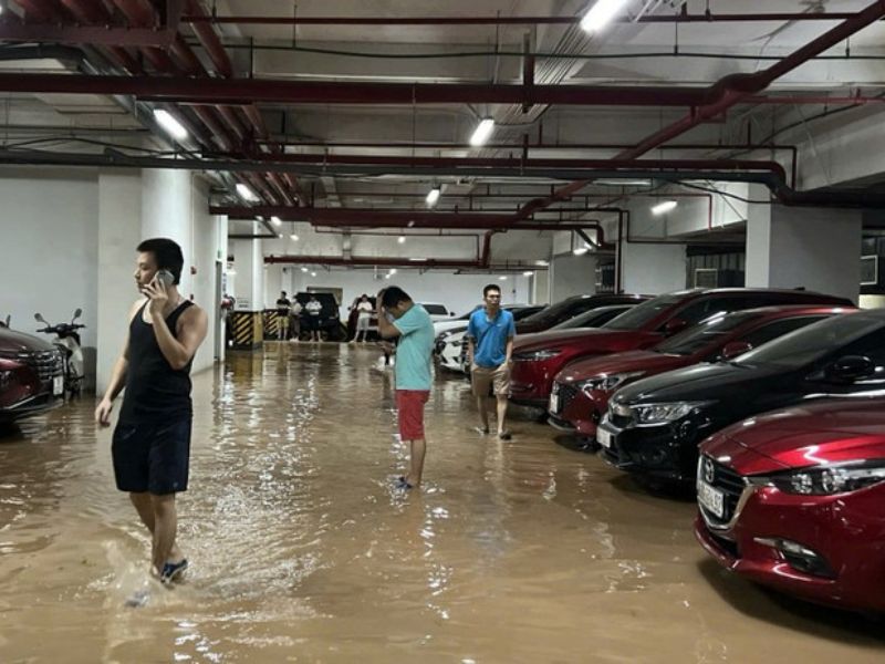 Tránh đỗ ở hầm chung cư, khu vực trũng thấp hoặc gần cống thoát nước