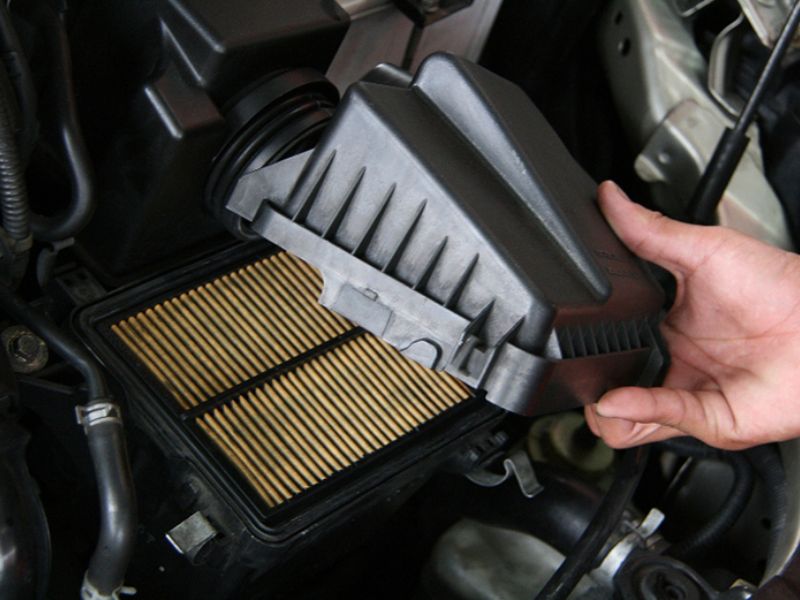 Vị trí lọc gió thấp, dễ hút nước trên xe ô tô