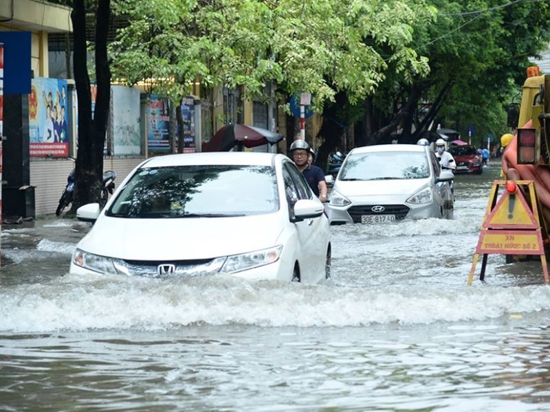 xe ô tô ngập nước nhưng không chết máy