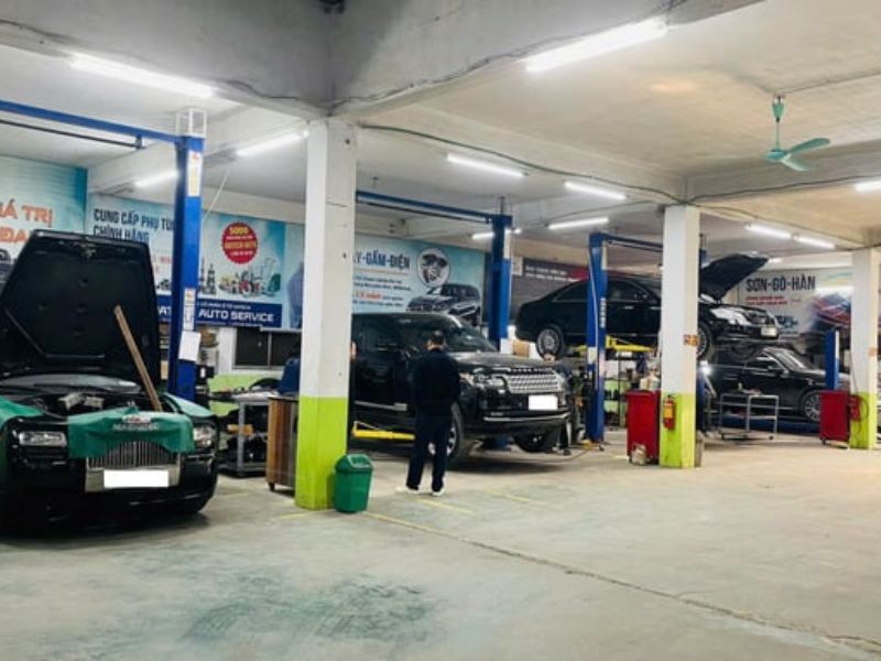 Xưởng sửa chữa ô tô của Hatech Auto